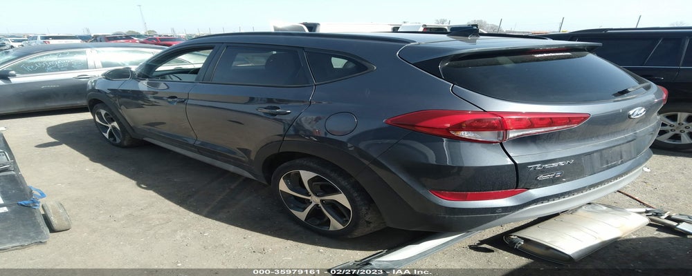 KM8J33A23JU815294 2018 HYUNDAI TUCSON photo no. 3