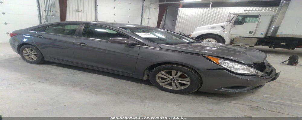 5NPEB4AC6BH279332 2011 HYUNDAI SONATA photo no. 1