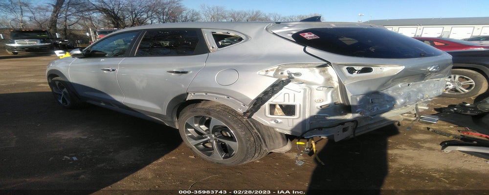 KM8J3CA29JU669810 2018 HYUNDAI TUCSON photo no. 3