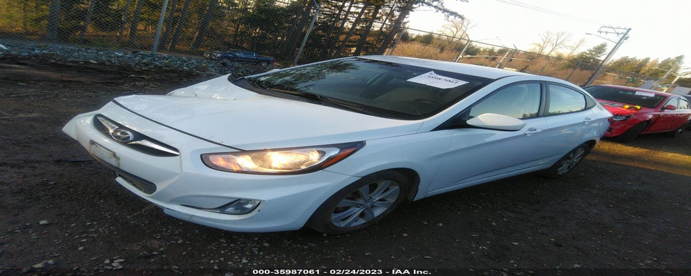 KMHCU4AE2DU460984 2013 HYUNDAI ACCENT photo no. 2