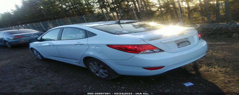 KMHCU4AE2DU460984 2013 HYUNDAI ACCENT photo no. 3