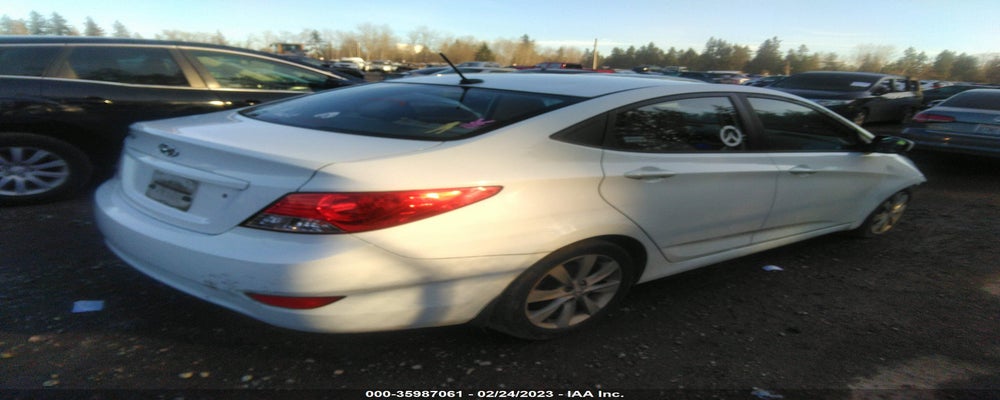 KMHCU4AE2DU460984 2013 HYUNDAI ACCENT photo no. 4