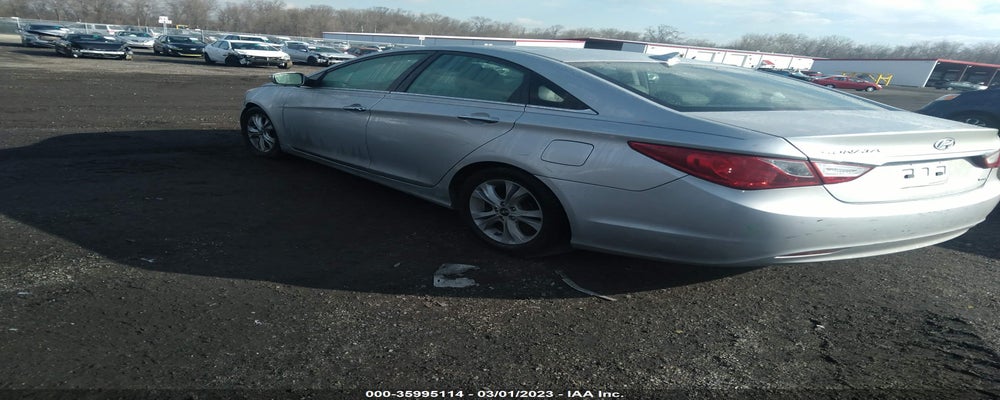 5NPEC4AC1BH001712 2011 HYUNDAI SONATA photo no. 3