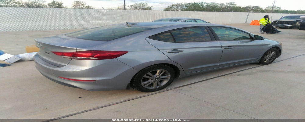 5NPD84LF4HH049590 2017 HYUNDAI ELANTRA photo no. 4