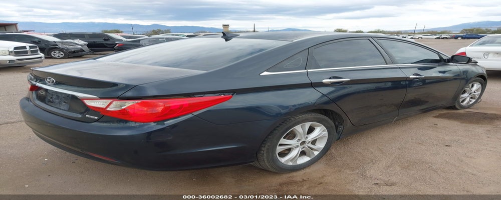 5NPEC4AC6BH048282 2011 HYUNDAI SONATA photo no. 4