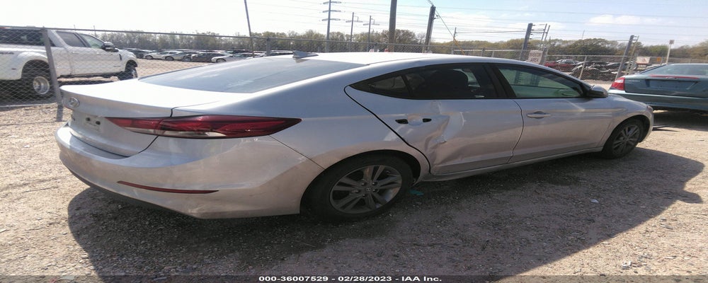 KMHD84LF6HU060740 2017 HYUNDAI ELANTRA photo no. 4