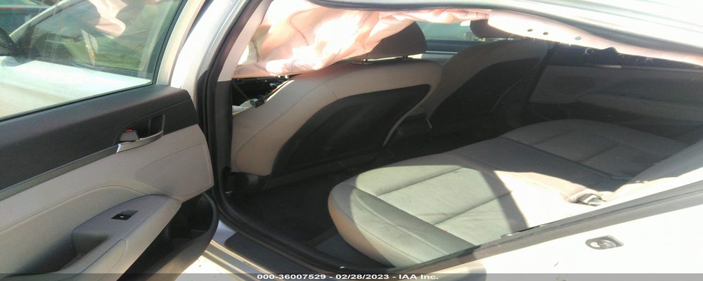 KMHD84LF6HU060740 2017 HYUNDAI ELANTRA photo no. 8