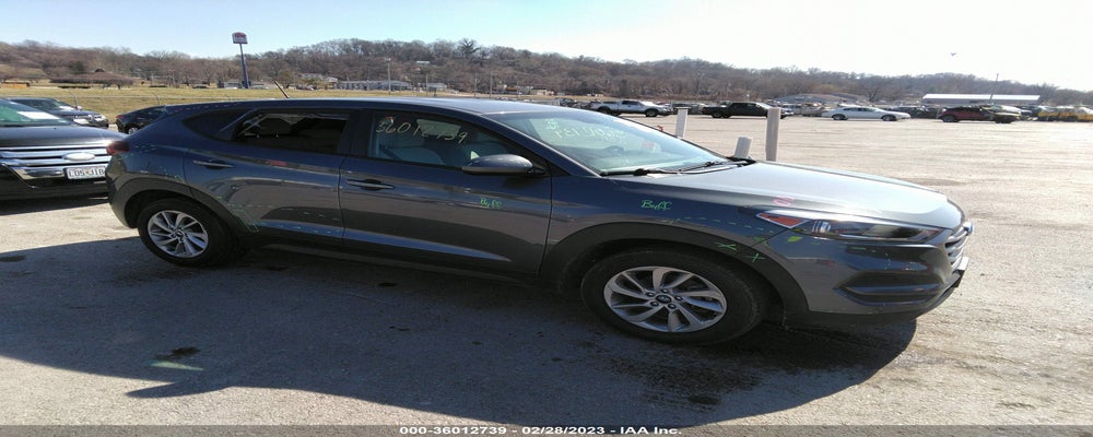 KM8J23A43HU475983 2017 HYUNDAI TUCSON photo no. 2
