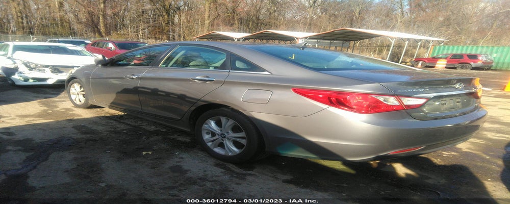 5NPEC4AC1BH235669 2011 HYUNDAI SONATA photo no. 3