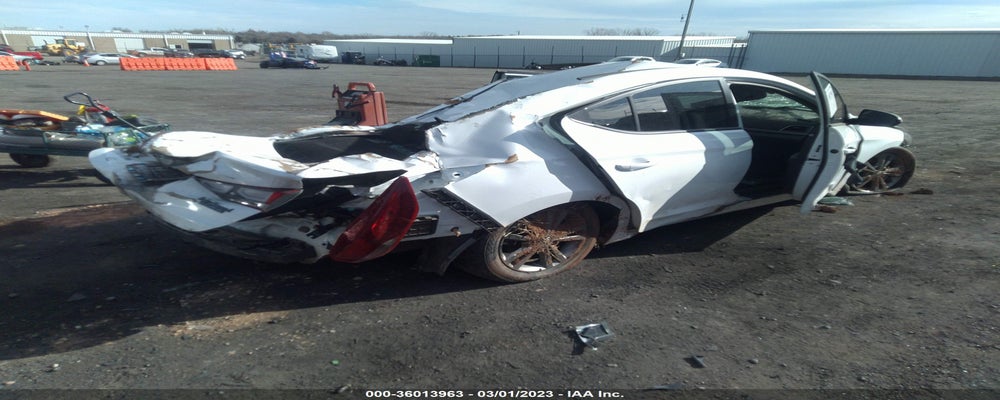 5NPD84LF3JH284598 2018 HYUNDAI ELANTRA photo no. 4