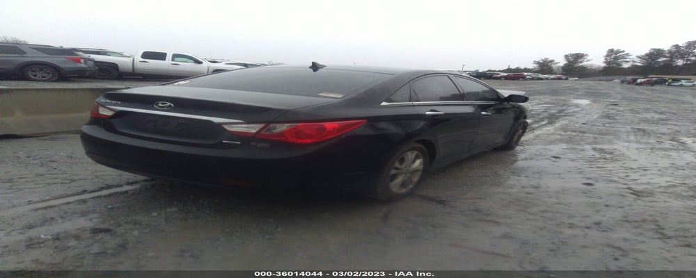 5NPEC4AC1BH132168 2011 HYUNDAI SONATA photo no. 4