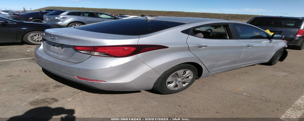 KMHDH4AE9GU531062 2016 HYUNDAI ELANTRA photo no. 4