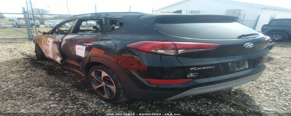 KM8J3CA27JU639379 2018 HYUNDAI TUCSON photo no. 3