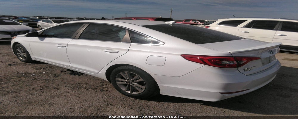 5NPE24AF8FH048626 2015 HYUNDAI SONATA photo no. 3