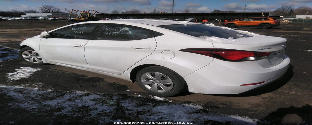 5NPDH4AE9GH708465 2016 HYUNDAI ELANTRA photo no. 3