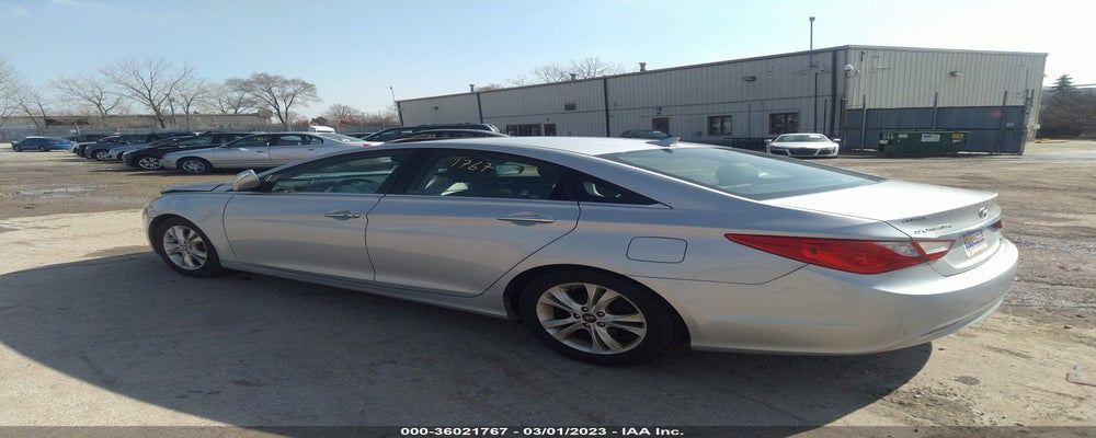 5NPEC4ACXBH227747 2011 HYUNDAI SONATA photo no. 3