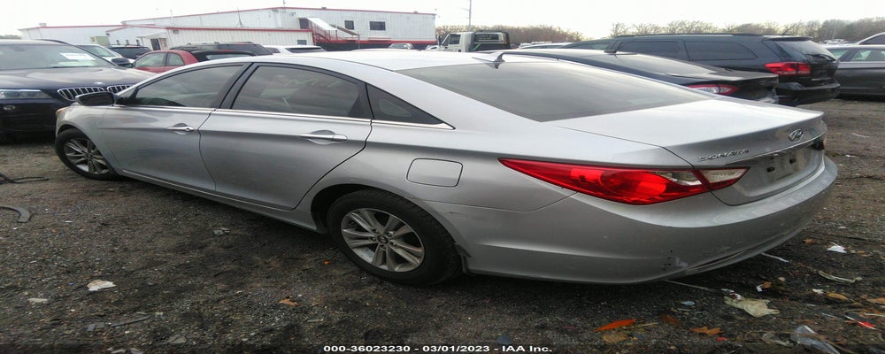 5NPEB4AC4BH127372 2011 HYUNDAI SONATA photo no. 3