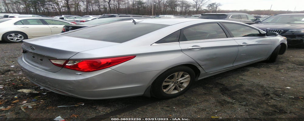 5NPEB4AC4BH127372 2011 HYUNDAI SONATA photo no. 4