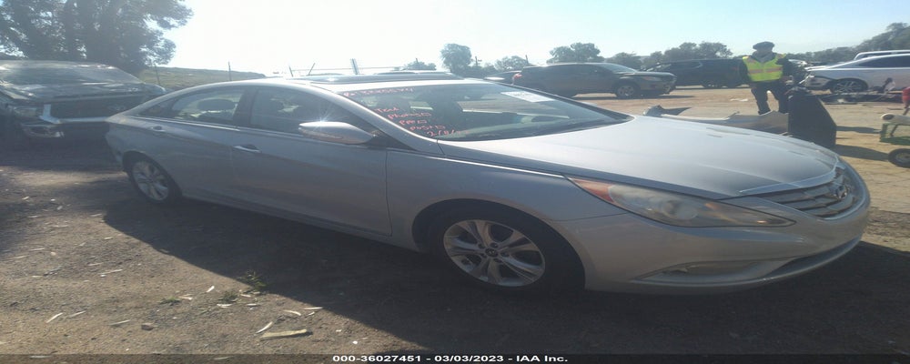 5NPEC4AC3BH300652 2011 HYUNDAI SONATA photo no. 2