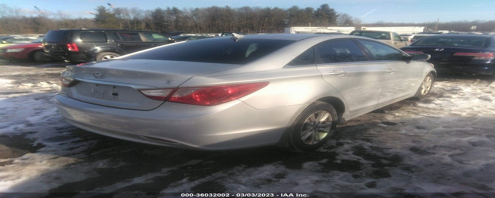 5NPEB4ACXBH251131 2011 HYUNDAI SONATA photo no. 4