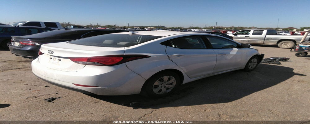 5NPDH4AE9GH746536 2016 HYUNDAI ELANTRA photo no. 4