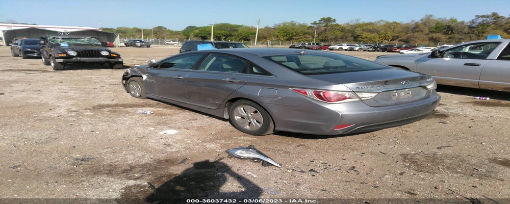KMHEC4A46FA138405 2015 HYUNDAI SONATA HYBRID photo no. 3