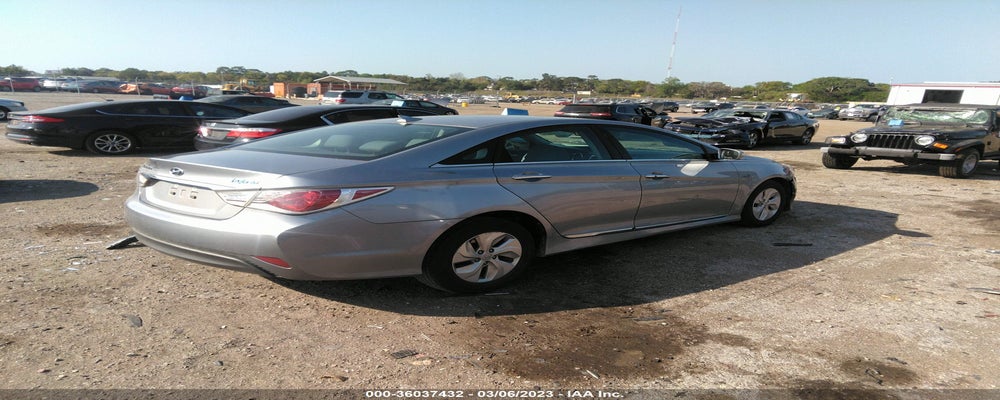 KMHEC4A46FA138405 2015 HYUNDAI SONATA HYBRID photo no. 4