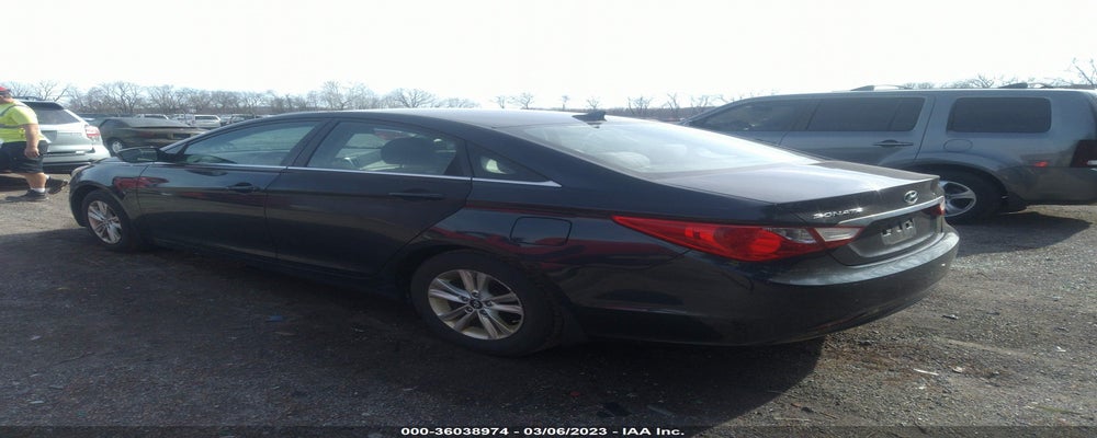 5NPEB4AC4BH216973 2011 HYUNDAI SONATA photo no. 3