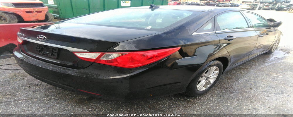 5NPEB4AC0BH003261 2011 HYUNDAI SONATA photo no. 4
