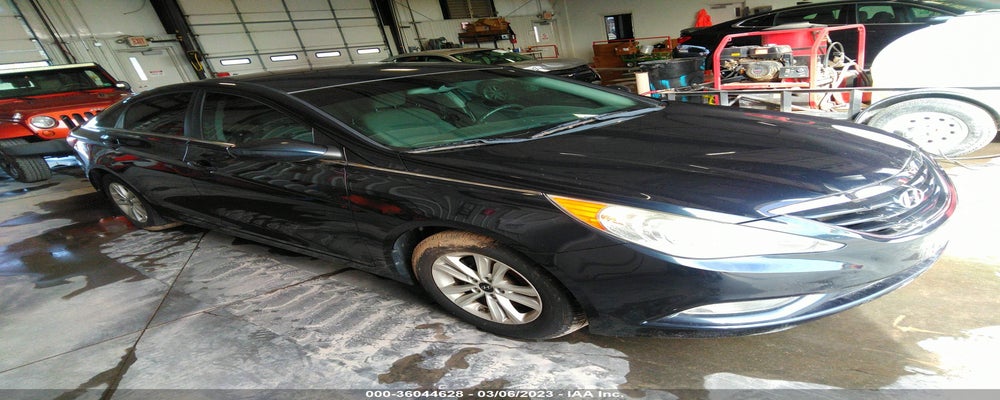 5NPEB4AC3DH708350 2013 HYUNDAI SONATA photo no. 4