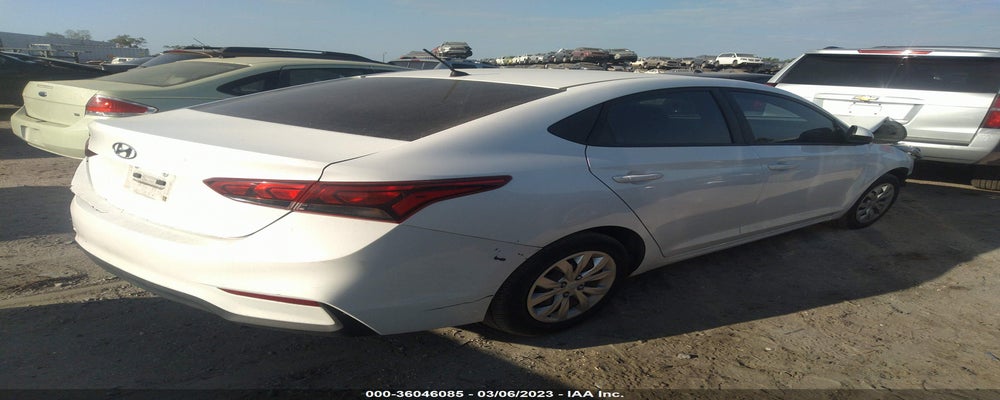 3KPC24A32JE021092 2018 HYUNDAI ACCENT photo no. 4