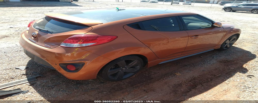 KMHTC6AE8FU226110 2015 HYUNDAI VELOSTER photo no. 4
