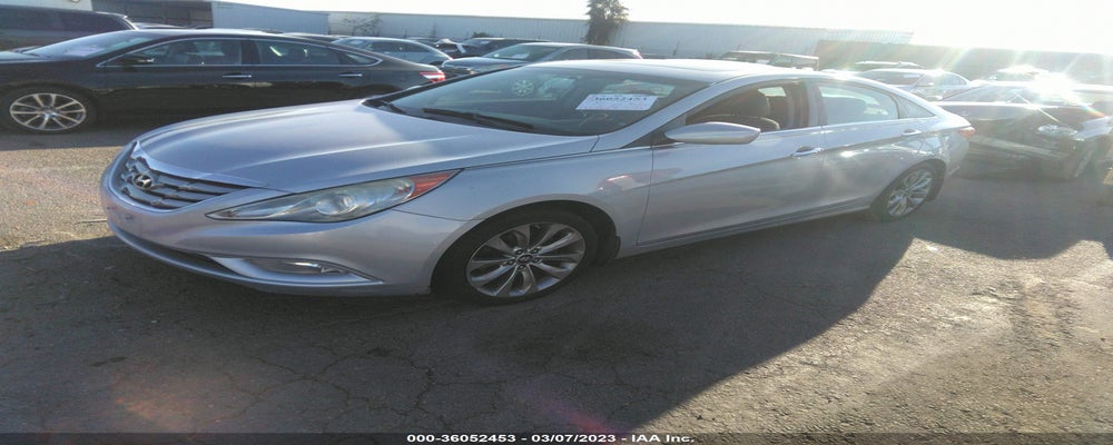 5NPEC4AC3BH145567 2011 HYUNDAI SONATA photo no. 2