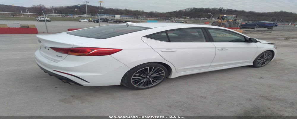 KMHD04LB8JU561235 2018 HYUNDAI ELANTRA photo no. 4