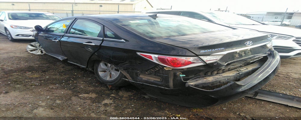 KMHEC4A49FA121775 2015 HYUNDAI SONATA photo no. 3