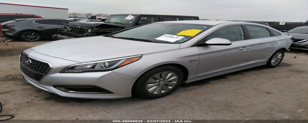 KMHE24L19GA019173 2016 HYUNDAI SONATA photo no. 2