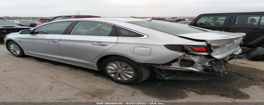 KMHE24L19GA019173 2016 HYUNDAI SONATA photo no. 3