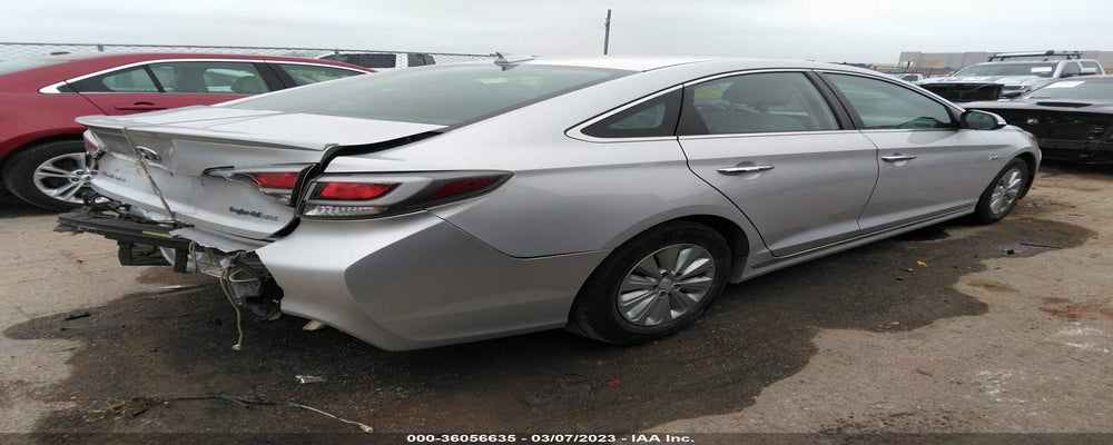 KMHE24L19GA019173 2016 HYUNDAI SONATA photo no. 4