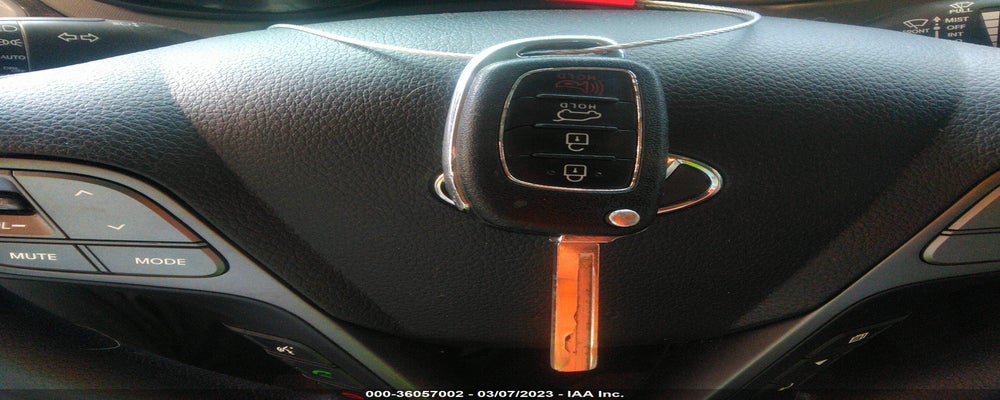 5NMZT3LB8HH004046 2017 HYUNDAI SANTA FE SPORT photo no. 11