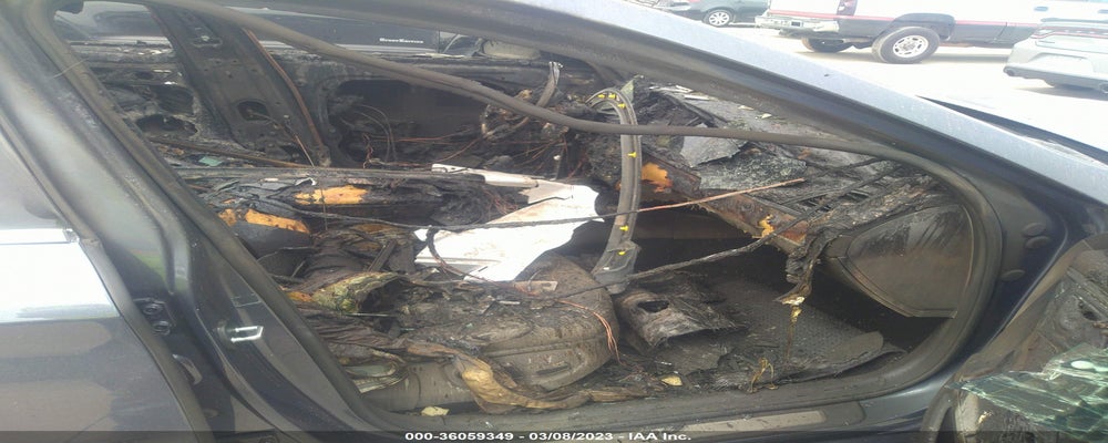 KMHGN4JE1GU109969 2016 HYUNDAI GENESIS photo no. 5