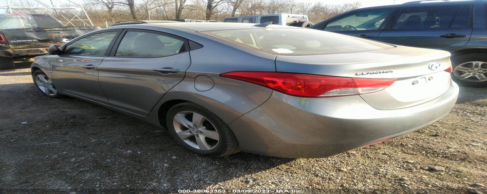 KMHDH4AE8BU138372 2011 HYUNDAI ELANTRA photo no. 3