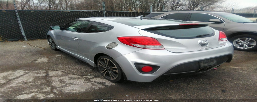 KMHTC6AE9GU256637 2016 HYUNDAI VELOSTER photo no. 3