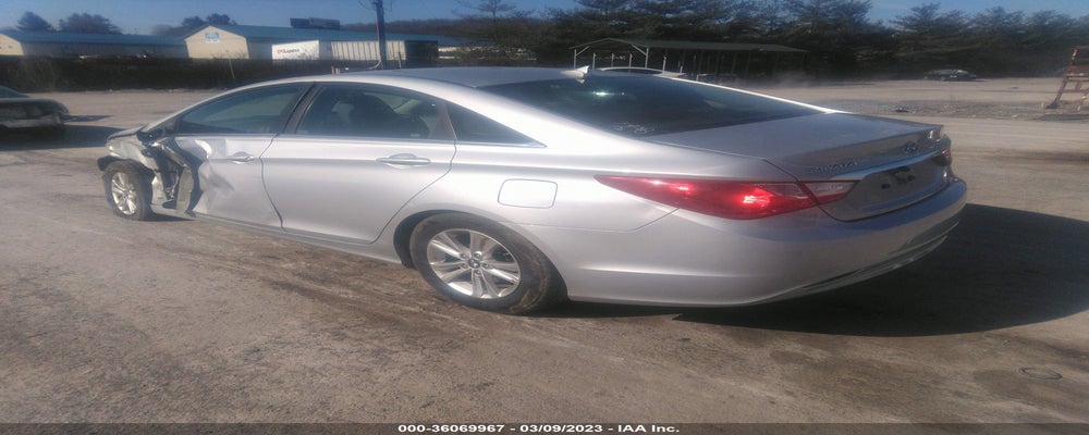 5NPEB4AC7BH208589 2011 HYUNDAI SONATA photo no. 3