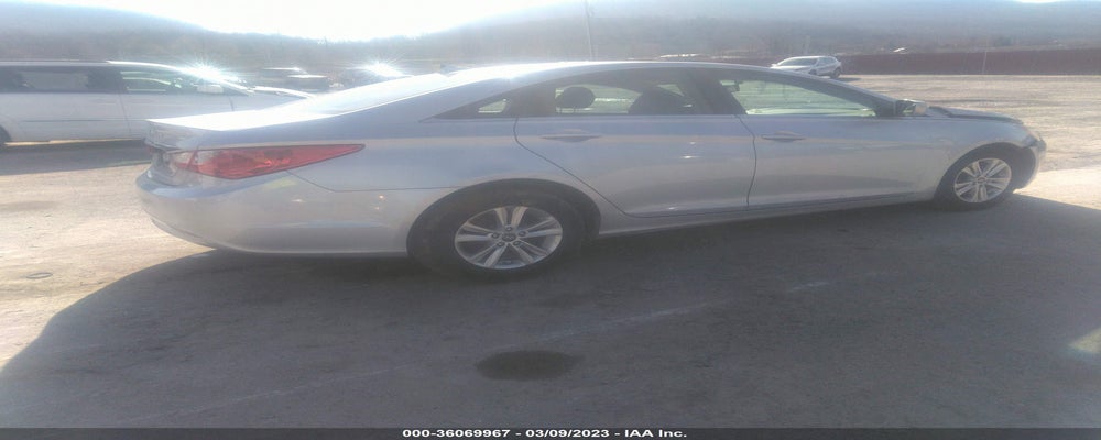 5NPEB4AC7BH208589 2011 HYUNDAI SONATA photo no. 4