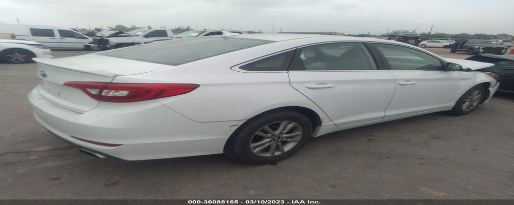 5NPE24AF3FH048338 2015 HYUNDAI SONATA photo no. 4