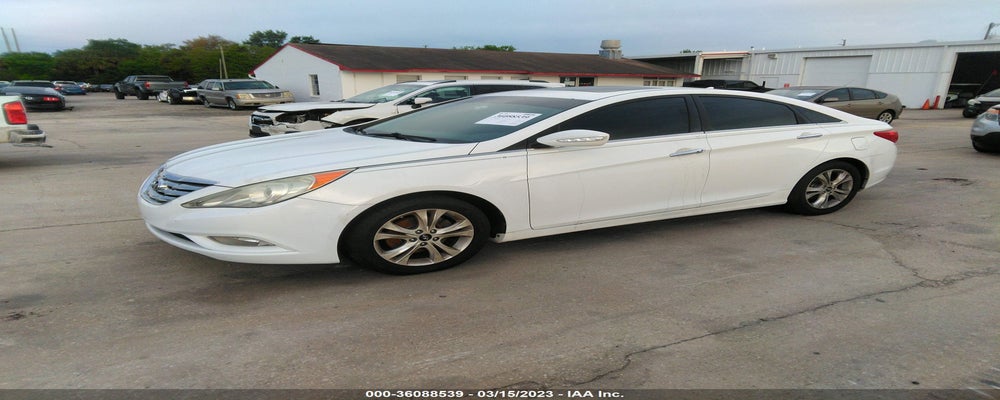 5NPEC4AC0BH172841 2011 HYUNDAI SONATA photo no. 2