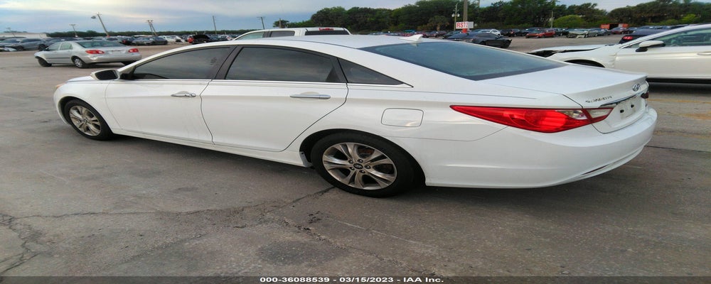 5NPEC4AC0BH172841 2011 HYUNDAI SONATA photo no. 3