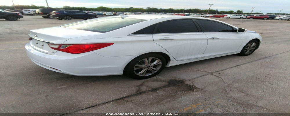 5NPEC4AC0BH172841 2011 HYUNDAI SONATA photo no. 4