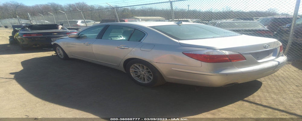 KMHGC4DE4BU137047 2011 HYUNDAI GENESIS photo no. 3