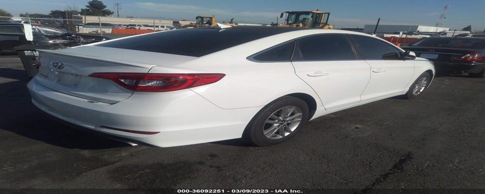 5NPE24AFXHH473915 2017 HYUNDAI SONATA photo no. 4